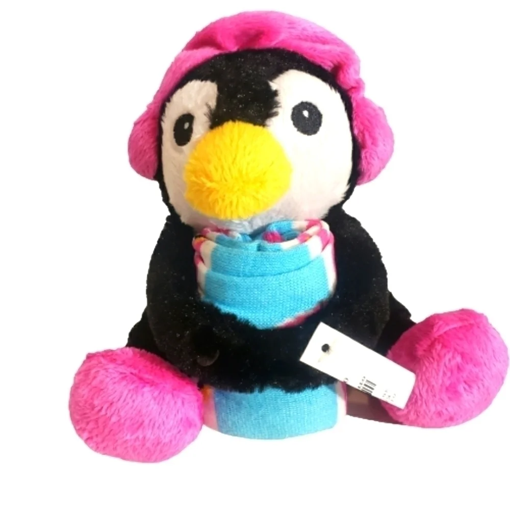 Plush penguin with a pair of long socks (4 in total )